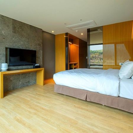 Jeongseon Intoraon Hotel Экстерьер фото